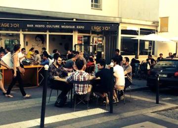 L’Age d’Or, le bar qui propose aux artistes amateurs des modèles nus