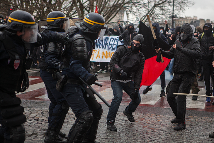 Résultats de recherche d'images pour « Black Blocs paris 1 mai »