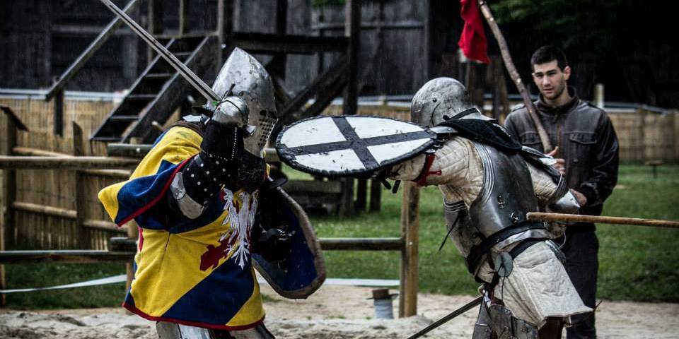 Les 1ers Jeux Impériaux de Sports de Force  Fightclub_medieval